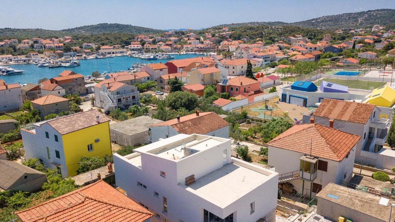 Vila Regina Apartment Rex With Swimming Pool Jezera Dış mekan fotoğraf