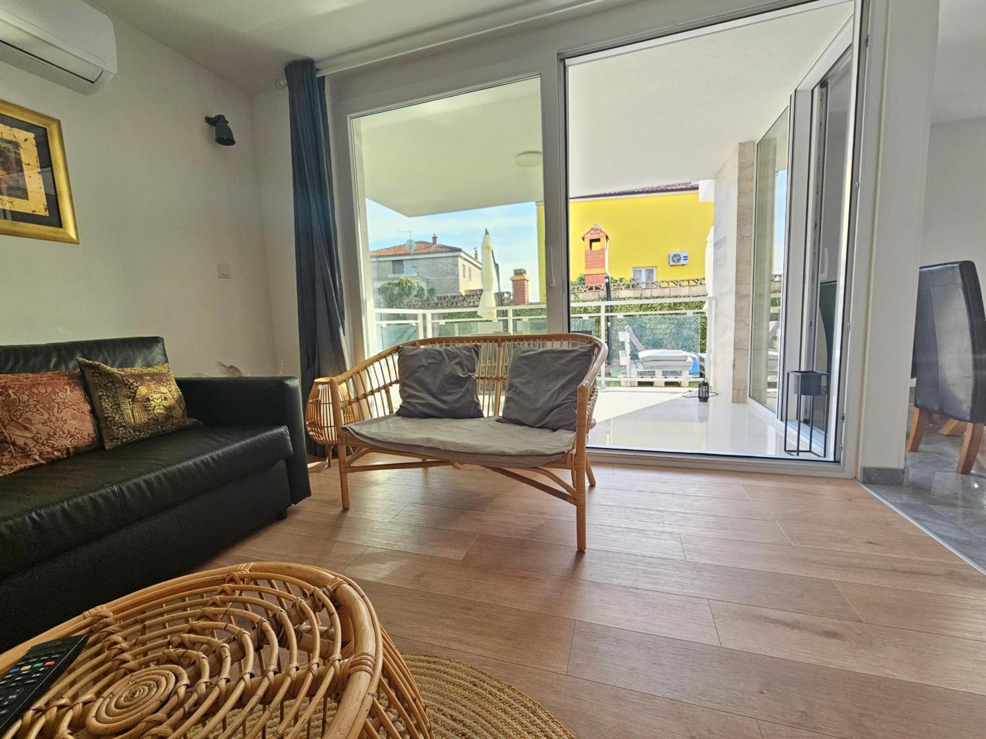 Vila Regina Apartment Rex With Swimming Pool Jezera Dış mekan fotoğraf